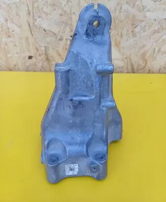Mercedes-Benz C W205 Engine mounting bracket A6512234304