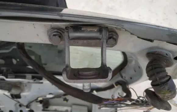 Renault Megane II Tailgate/trunk/boot hinge
