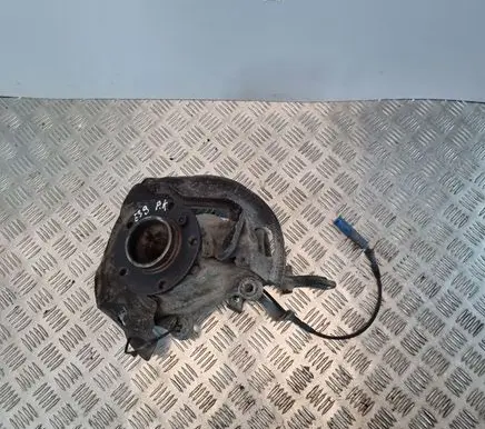 BMW 5 E39 Front wheel hub