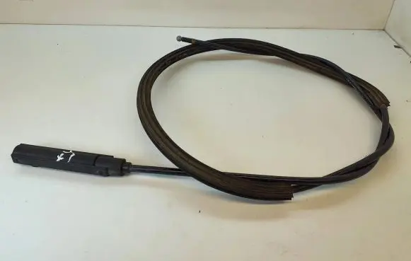 Volkswagen Golf Plus Engine bonnet/hood lock release cable 5M0823535