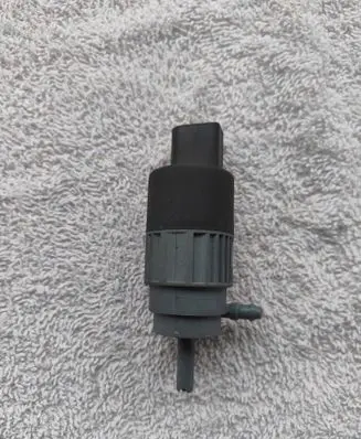 Nissan Qashqai Windscreen/windshield washer pump 28920JD00A