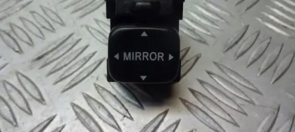 Toyota Yaris Verso Wing mirror switch