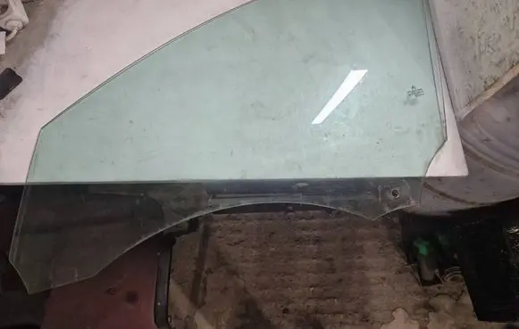 Citroen C6 Front door window glass four-door