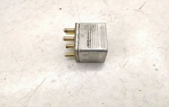 Mercedes-Benz S W140 Cruise control relay A0015420219 0015420219