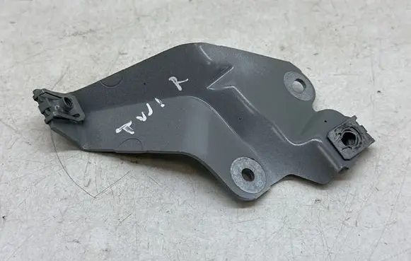 Renault Twingo II Fender mounting bracket R28D1E