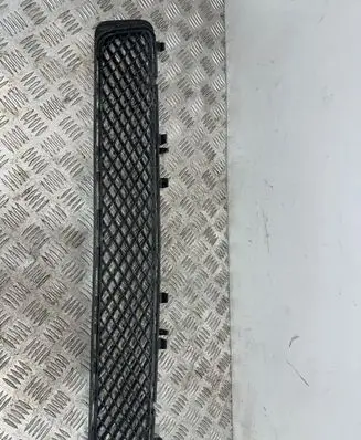 Mercedes-Benz E W212 Front bumper lower grill A2128850523