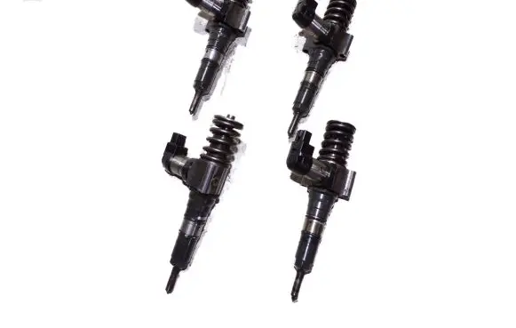 Volkswagen PASSAT B6 Fuel injectors set 073T SIEMENS PIEZZO