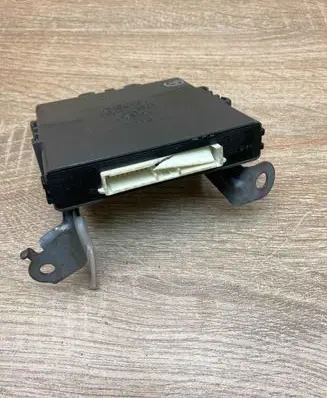 Toyota Prius (XW20) Power management control unit 8967047010 1012380151