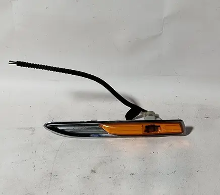 Ford Mondeo MK IV Front fender indicator light 7S7113K354BD