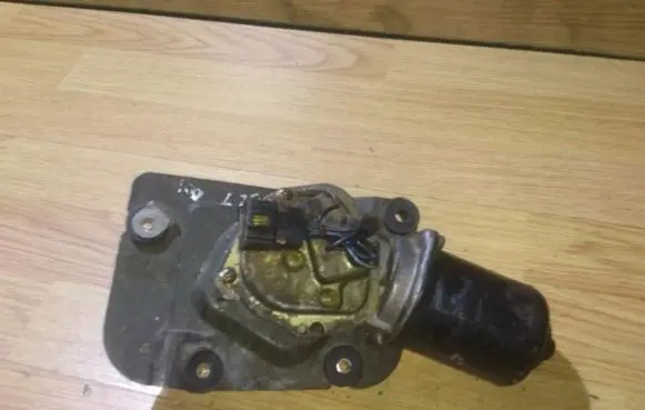 Mitsubishi Colt Wiper motor