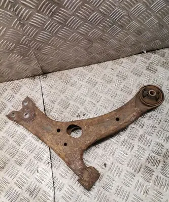 Toyota Prius (XW20) Front lower control arm/wishbone