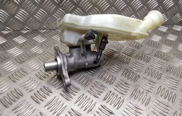 Peugeot 207 Master brake cylinder 32067093