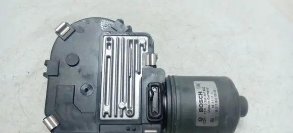 Mercedes-Benz CLS C219 Wiper motor 0390241802 A2118200942
