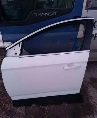 Ford Mondeo MK IV Front door 