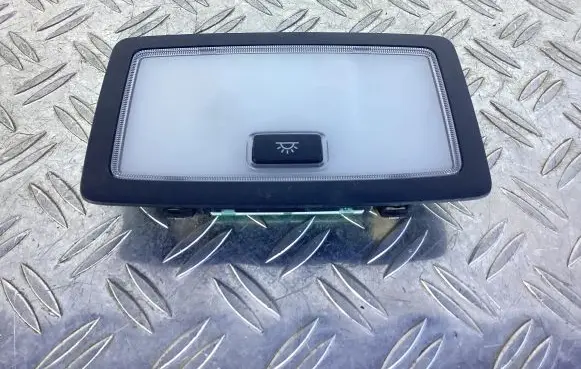 Lexus RC Front seat light