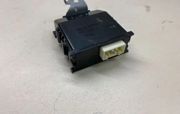 Toyota Corolla E210 E21 Door central lock control unit/module 8597048040 0515004380