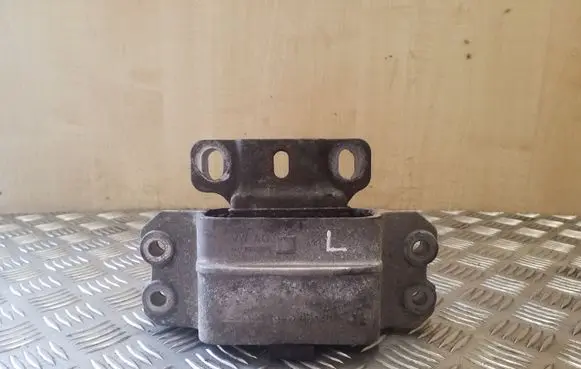 Skoda Octavia Mk2 (1Z) Engine mount bracket 1K0199555