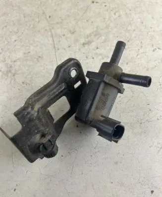 Toyota Yaris Vacuum valve 9008091231 HU1362002740