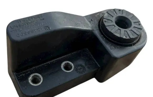 Opel Astra K Radiator mount bracket 13466590 688437545