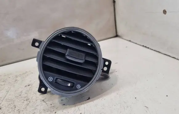 KIA Carens II Dash center air vent grill 974201D000 80466448