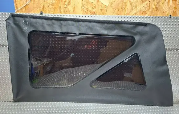 Jeep Wrangler Rear windscreen/windshield window 5SQ73SX9AC