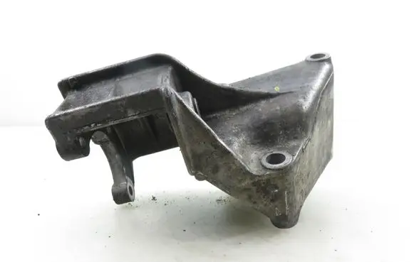 Volkswagen Transporter - Caravelle T4 Power steering pump mounting bracket 074145167