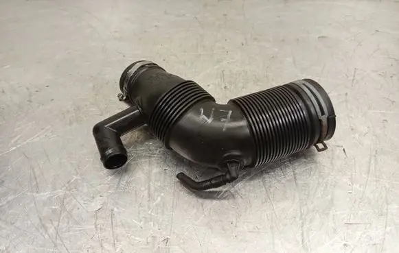 Skoda Fabia Mk2 (5J) Air intake hose/pipe 6R0129654C ETB446349