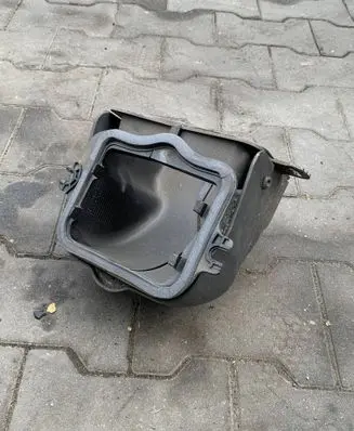 Renault Trafic III (X82) Intercooler air guide/duct channel 687781491R 93452498