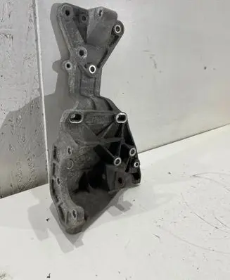 Volvo XC60 Generator/alternator bracket 31316673