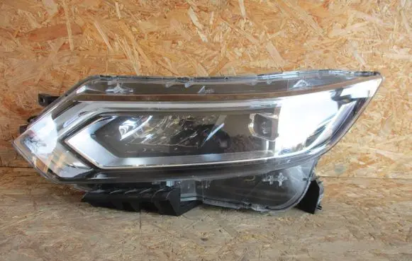 Nissan Qashqai Headlight/headlamp 10019011