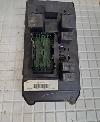 Jeep Grand Cherokee (WK) Fuse module 56050066AC 30959L 0272443