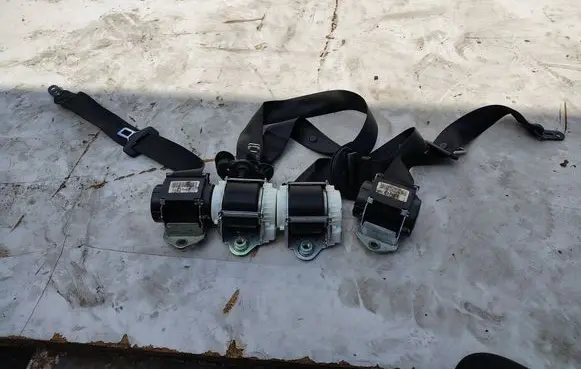 BMW 1 E81 E87 Front seatbelt 