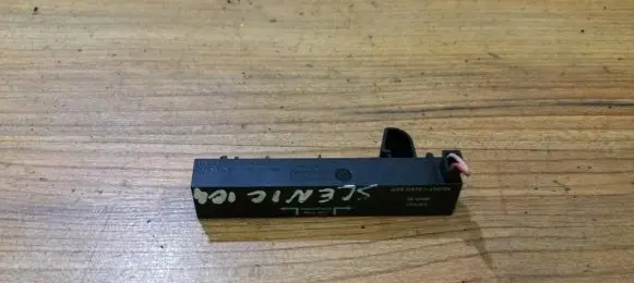 Renault Megane II Antenna control unit 8200082278 s118541001
