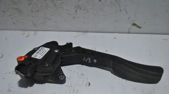 Renault Master III Accelerator throttle pedal 8200672367C
