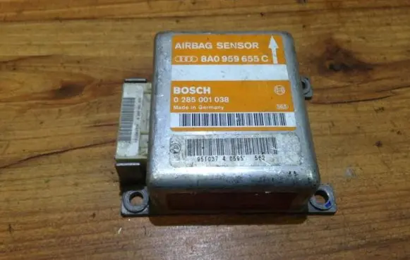 Audi A4 S4 B5 8D Airbag control unit/module 8a0959655c 0285001038