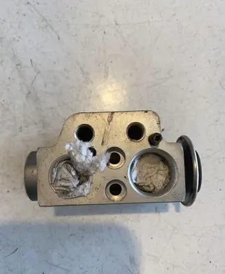 Air conditioning (A/C) expansion valve