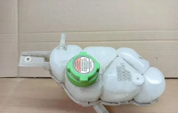 Suzuki Vitara (LY) Coolant expansion tank/reservoir cap 