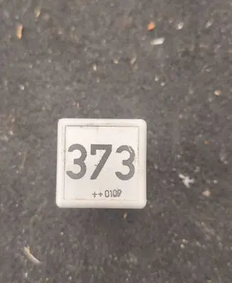 Volkswagen PASSAT B5.5 Other relay 8D0951253A 373