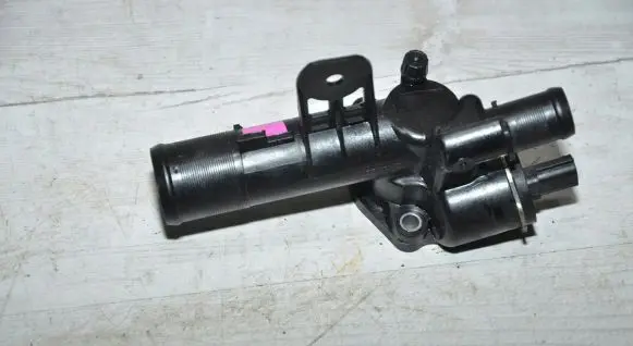 Dacia Duster Thermostat/thermostat housing 1005