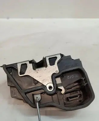 BMW 5 E60 E61 Front door lock 7167072