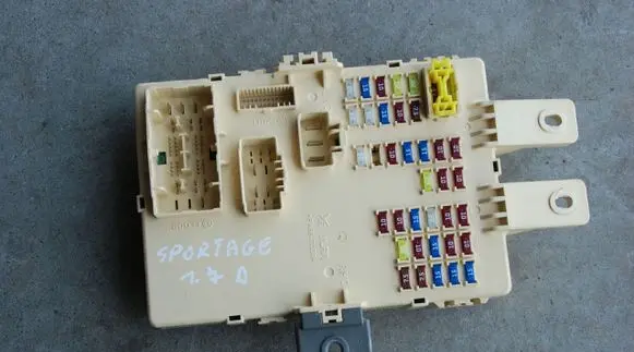 KIA Sportage Fuse module 919503W040