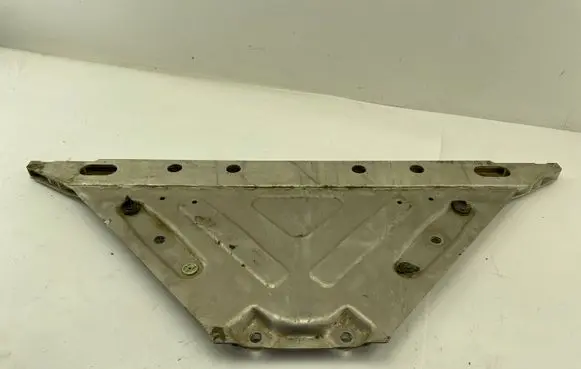 BMW iX1 Engine splash shield/under tray 1683540001