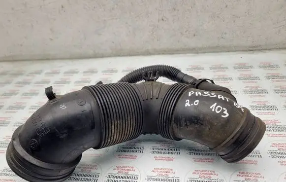 Volkswagen PASSAT B7 Air intake hose/pipe 3C0129654