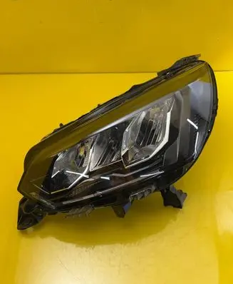 Peugeot 208 Headlight/headlamp 9833036380