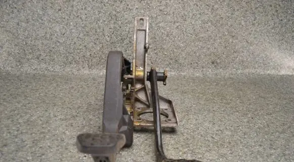 BMW 3 E36 Brake pedal 1158659 1158993