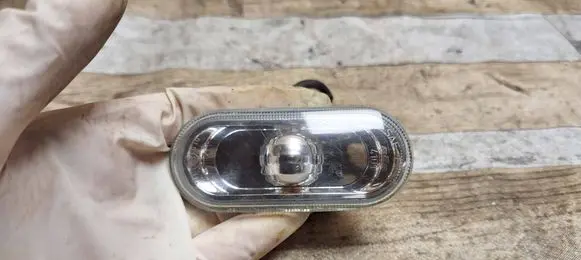 Volkswagen PASSAT B5.5 Front fender indicator light 1J0949117