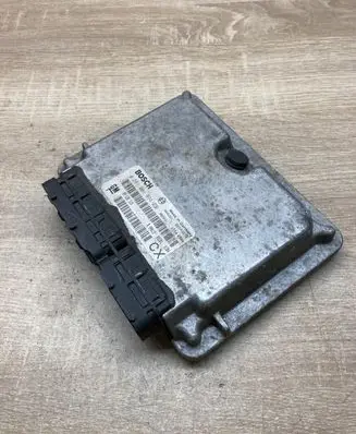 Opel Vectra B Engine control unit/module ECU 09136119 0281001874