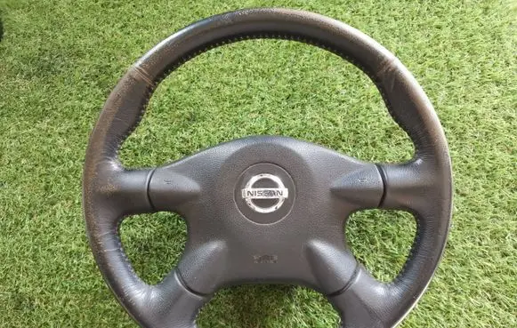 Nissan X-Trail T30 Steering wheel 24753654008