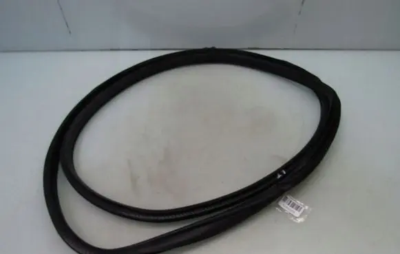 Suzuki SX4 S-Cross Rubber seal rear door SCROSS