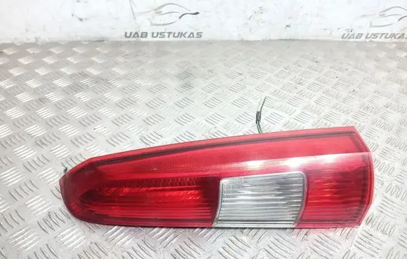 Volvo V70 Rear/tail lights 9154494
